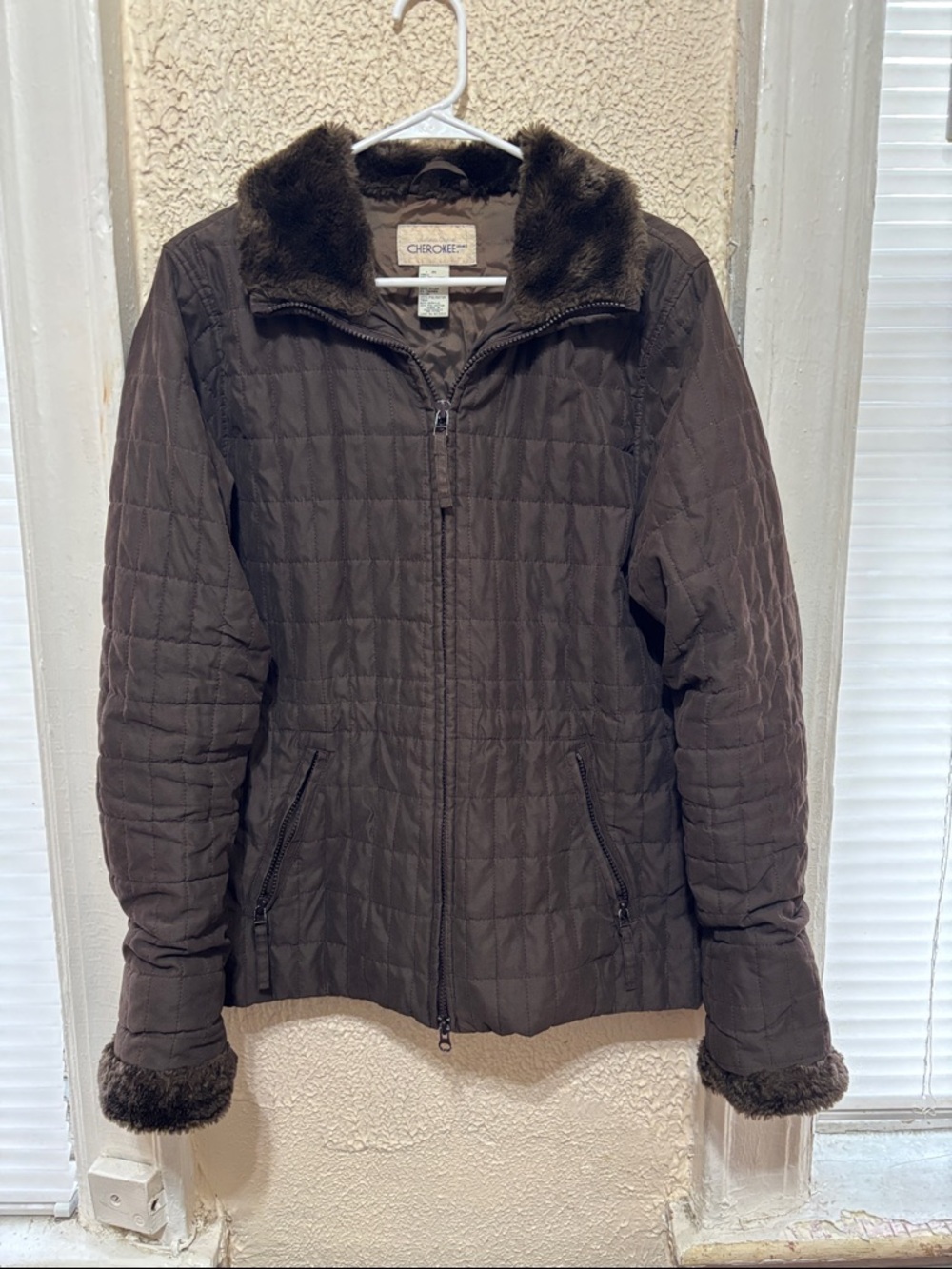 brown cherokee y2k faux fur trimmed jacket